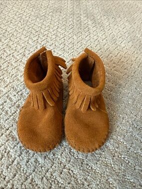 Minnetonka moccasin size 3 toddler